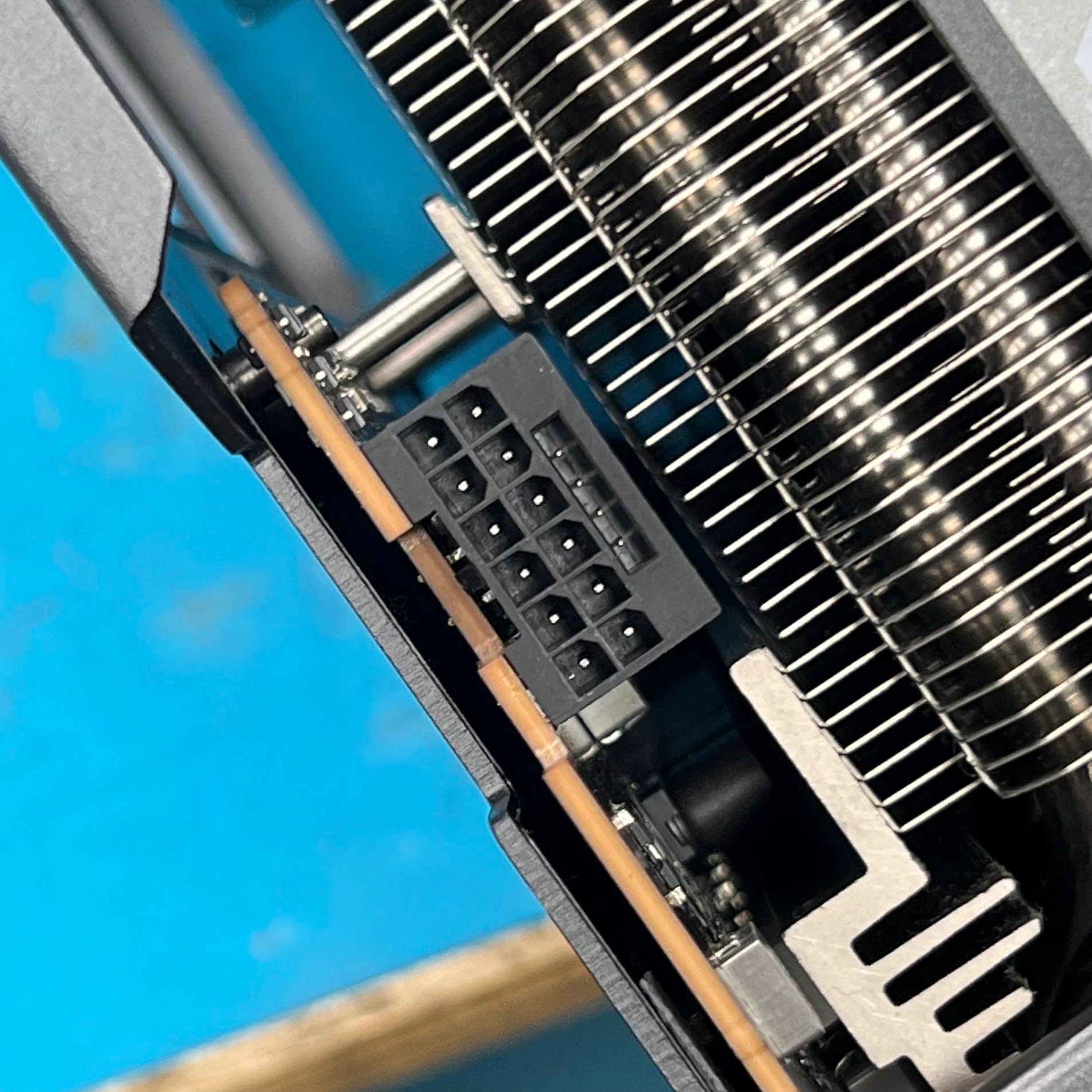 RTX4090 เปลี่ยน 12VHPWR ใหม้ เปลี่ยนเสร็จเรียบร้อย