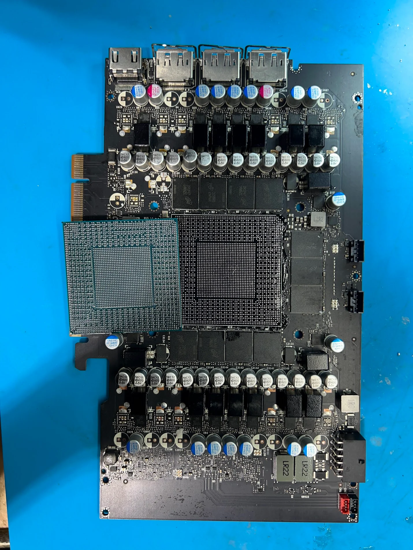 ซ่อมการ์ดจอ RTX4090 อาการ ภาพลาย ตอนใช้งานหนัก